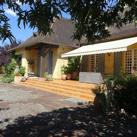 Privée Dans Spacieuse Maison Du Périgord, Avec Piscine Bergerac