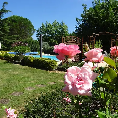 Проживание в семье Privee Dans Spacieuse Maison Du Perigord, Avec Piscine *