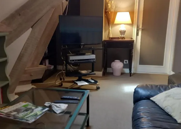 Ubytování v soukromí Privee Dans Spacieuse Maison Du Perigord, Avec Piscine Bergerac