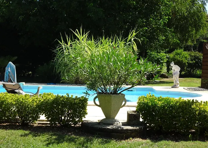 民宿 Privee Dans Spacieuse Maison Du Perigord, Avec Piscine 贝尔热拉克